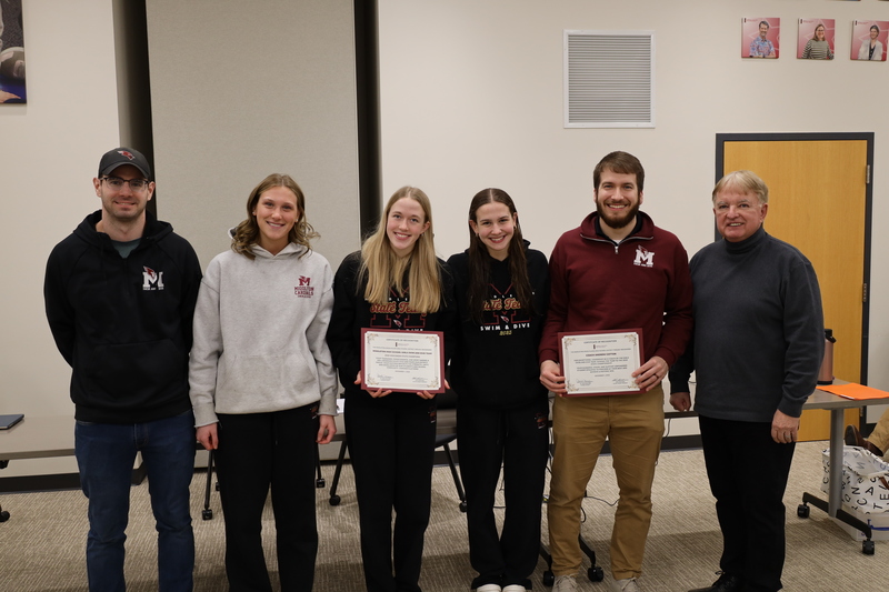 girls swim and dive team 