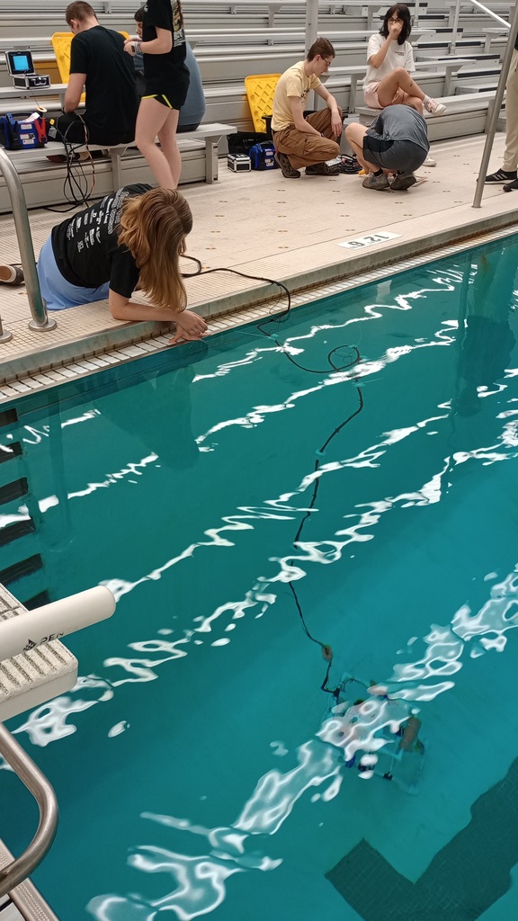 Underwater Robotics at Dow High