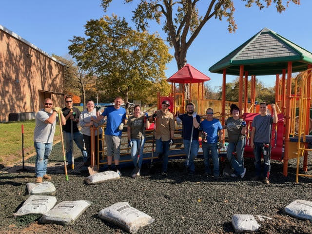 Corteva Volunteer event at Longview