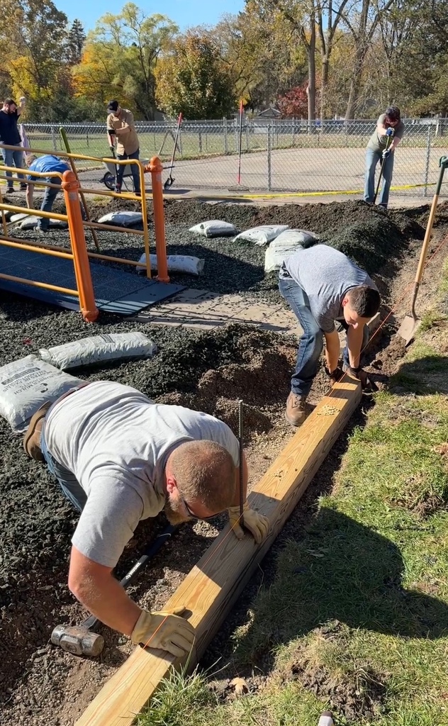 Corteva Volunteer event at Longview