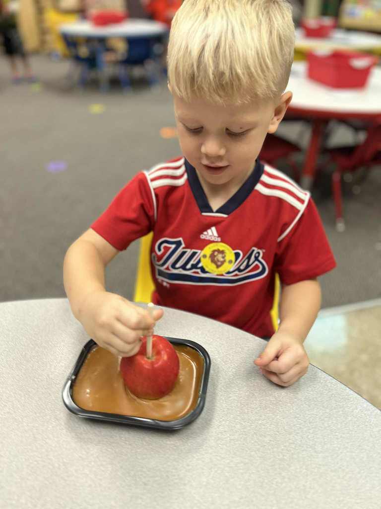 making caramel apples
