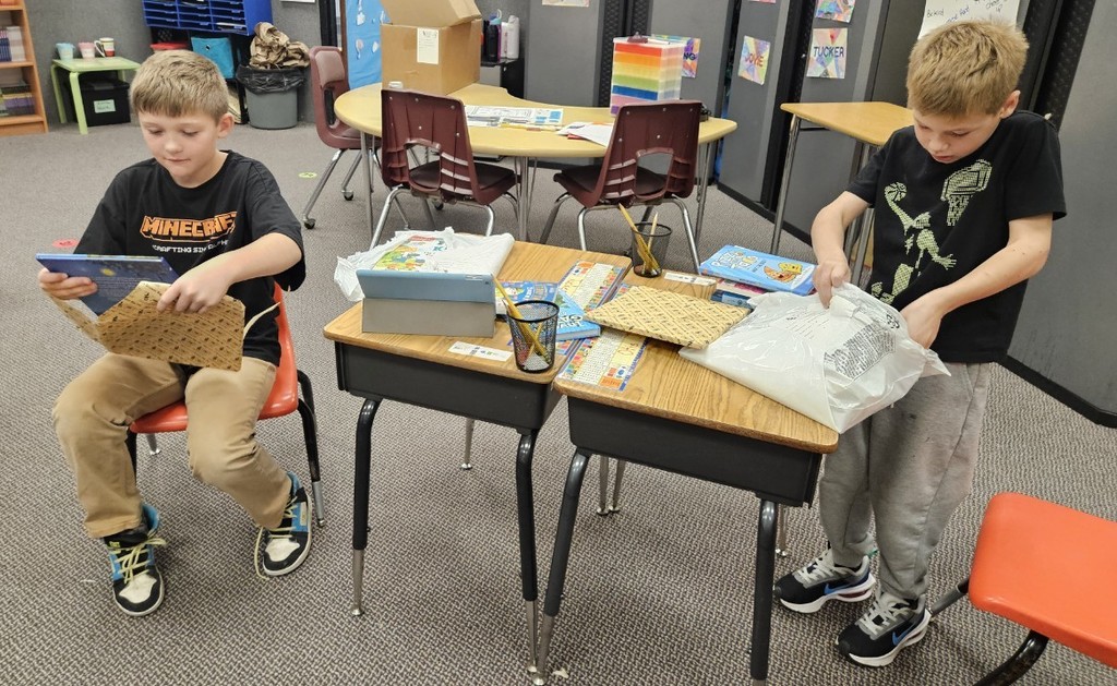 kids opening books