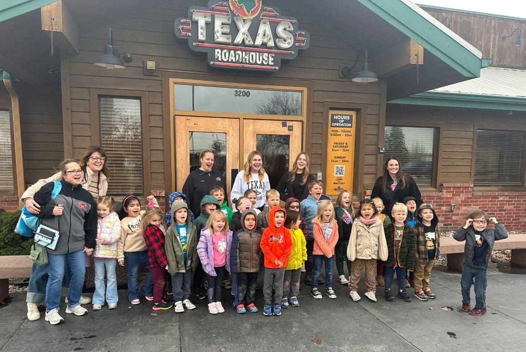 kids at Texas Roadhouse 