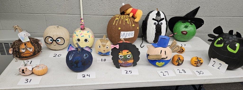 pumpkin decorating contestants