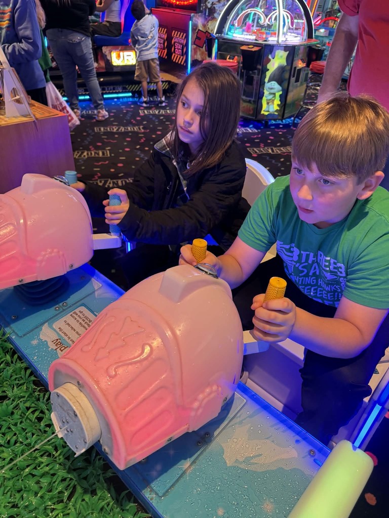 playing games at pizza ranch