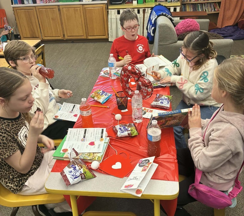 kids eating and reading
