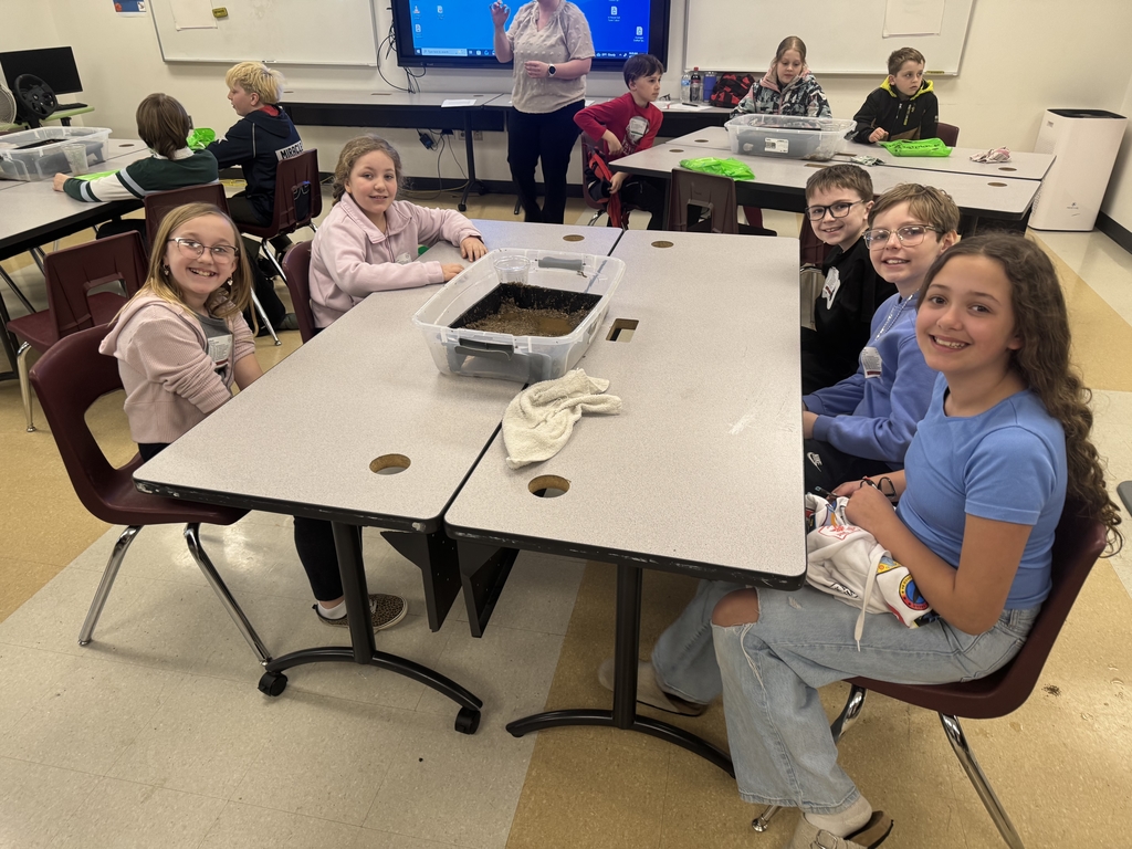 kids waiting for ghe acti