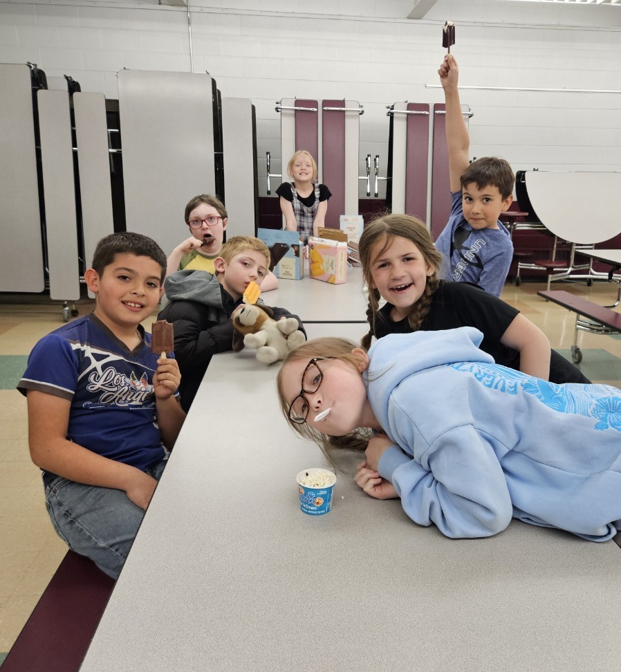 3rd graders and ice cream