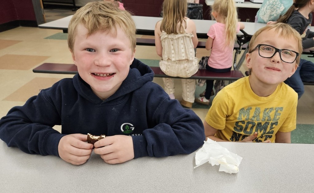 1st grade boys eating ice cream