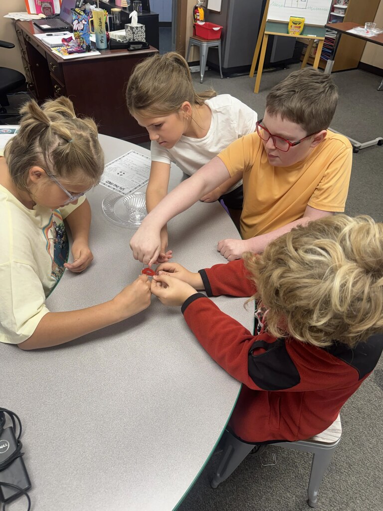 4 kids trying to save Fred