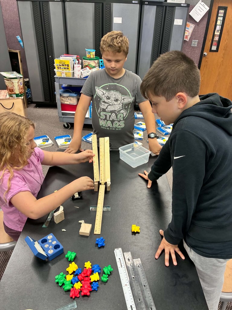 kids creating simple machines 