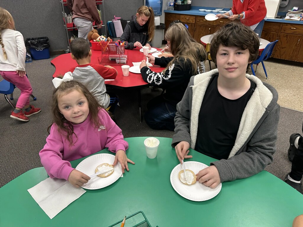 2 kids and their cookies