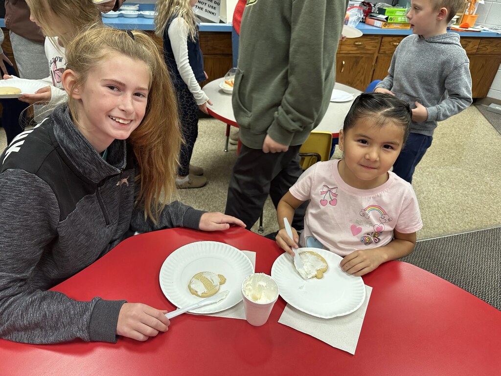 2 girls and their cookies