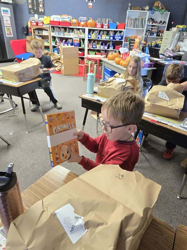 kids opening books