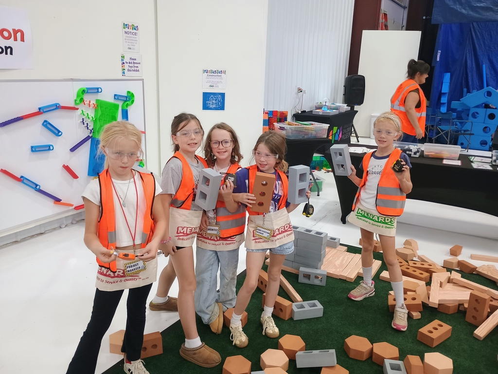 2nd graders building