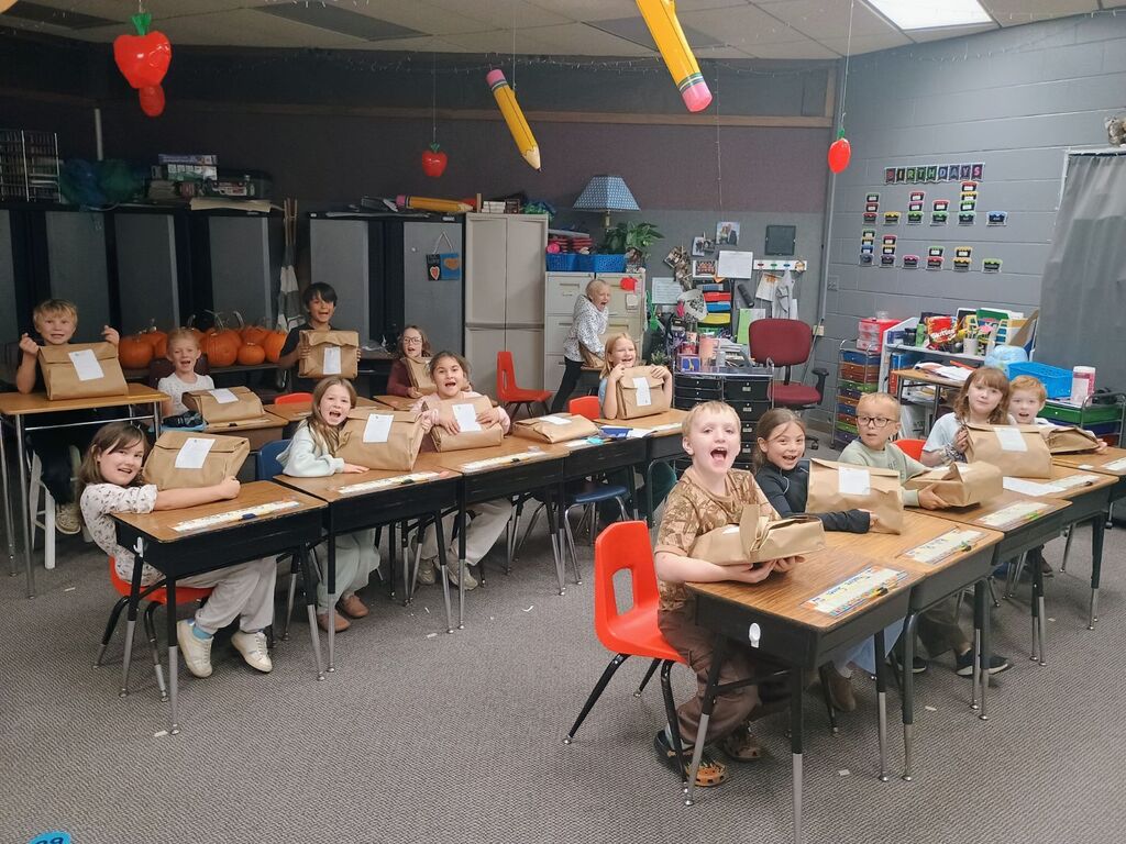 2nd graders and books