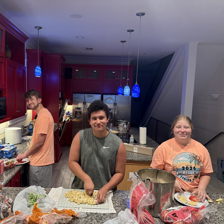 seniors preparing breakfast 