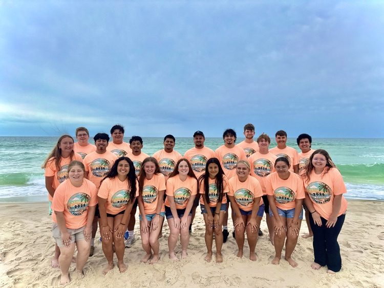 2026 senior trip group picture