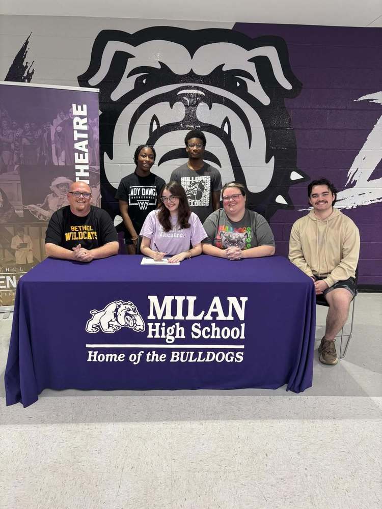 Madi Neely Signs with Bethel