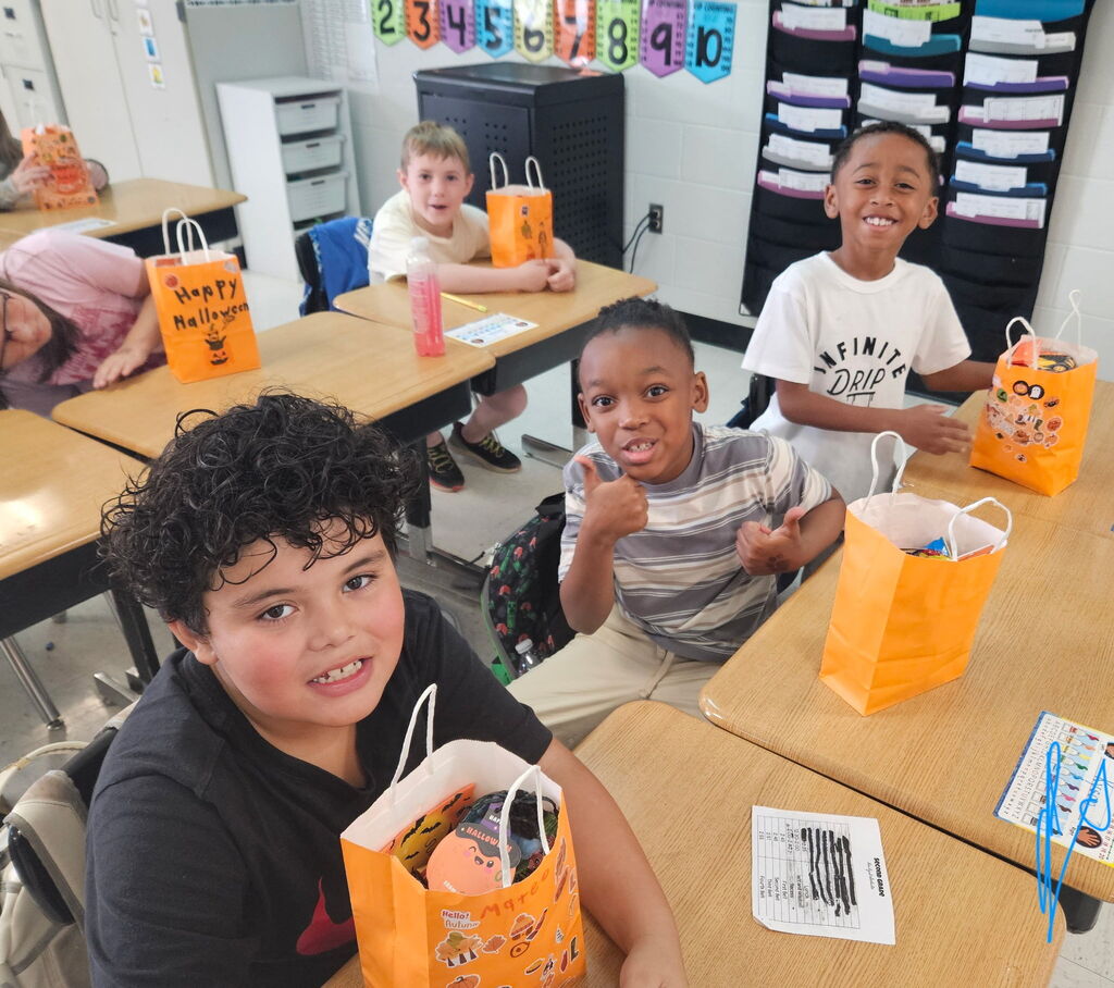 Fall party fun in Mrs. Allison's !