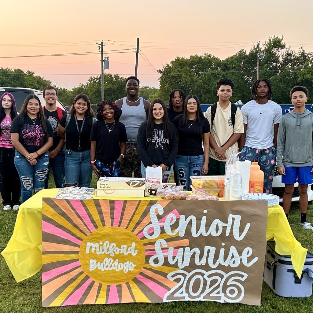 🌅 Senior Sunrise – Class of 2026 🌅
Their last first day officially began with a beautiful Bulldog sunrise. ☀️💙
Thank you to our amazing parents for making this moment extra special with breakfast, love, and support. Here’s to a year full of memories, milestones, and magic! 🎓🐾 #ClassOf2026 #LastFirstDay #BulldogStrong