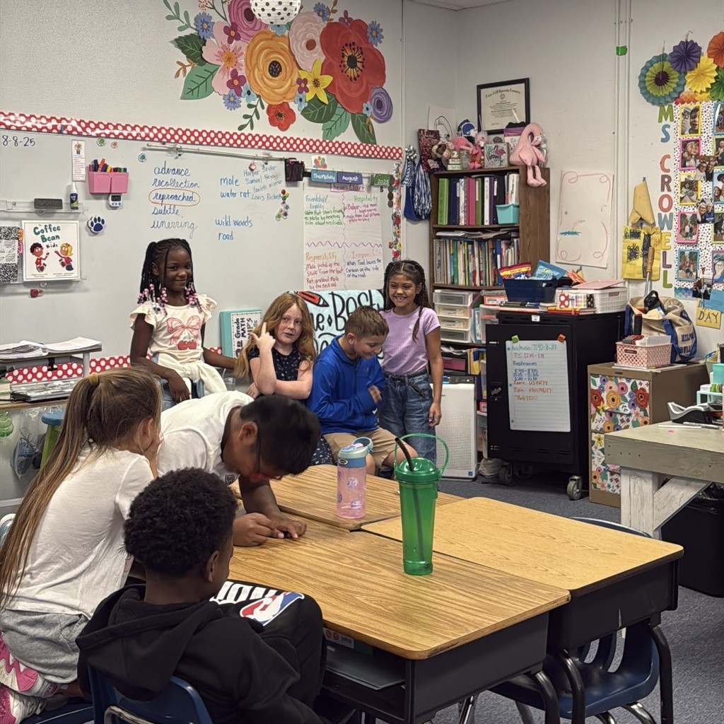 ✨🐾 Look what we’ve done in the classroom! 🐾✨
Our Bulldogs are learning, creating, and making BIG things happen. 💙🤍
📸 Check out the progress and hard work—this is what The Bulldog Way looks like! 🔥
#MilfordBulldogs #TheBulldogWay #BulldogPride