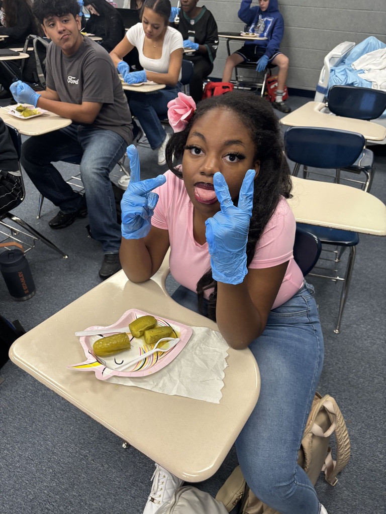 🔬🩺 Medical Terminology in Action! 🩺🔬 Today our students got hands-on with a dissection to explore body planes and anatomical positions. ✂️📚 Learning comes alive when we can see and do—and our Bulldogs had fun diving into the details of anatomy while building real-world skills! 💙🤍 #TheBulldogWay #HandsOnLearning #FutureMedicalProfessionals