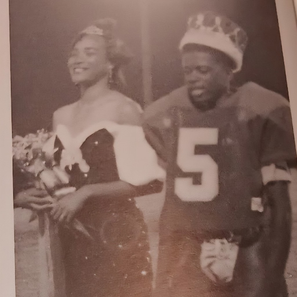 👑✨ Homecoming Royalty Throwback ✨👑
Homecoming is right around the corner, and we’re taking a moment to spotlight some of our past Homecoming Kings & Queens! 💙🐾
2009-
HS King - Lee Smith
HS Queen- Ra'Tara Singleton
Once a Bulldog, always a Bulldog—our alumni continue to shine and carry the Bulldog spirit with them everywhere they go. Stay tuned as we highlight a few of the incredible Bulldogs who once wore the crown!
#FN5GL #SWEEPSTAKES #MilfordBulldogs #Alumni