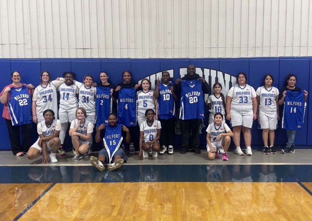 JH Girls vs. Parents = PURE ENTERTAINMENT.
Last Thursday, our Jr High crew brought the hustle… and the parents brought the dad moves and mom defense 😏
Final Score:
Parents 26
JH Girls 22
The kids brought the heart, the parents brought the snacks, and the gym brought the laughs. Thank you to everyone who came out, played, cheered, and made it such a fun night for our Bulldog family! 🐾💙
#BulldogWay #FamilyNight #JHGirls #SmallTownBigFun #MilfordPride