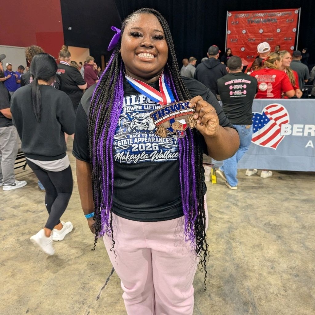 ✨💙 STRONG GIRLS SHINE BRIGHT 💙✨
Shoutout to Makayla Wallace for placing 4th in the STATE and bringing home that medal! 🏅
Beauty AND beast mode 💅💪
We see you, Makayla!! 👏✨
#MilfordBulldogs #GirlPower #StateStrong #SheDidThat