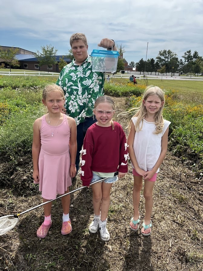 MC Ag Students teaching students about the prairies
