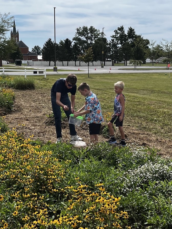 MC Ag Students teaching students about the prairies