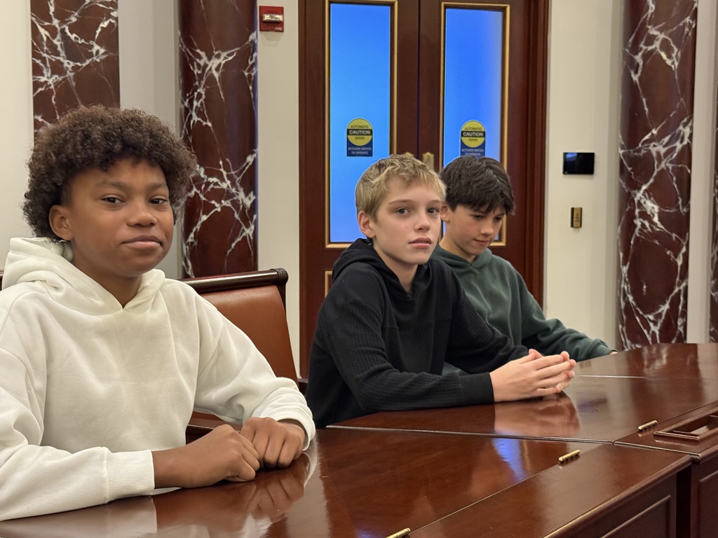 Pierce 8th grade visits the Kennedy Institute