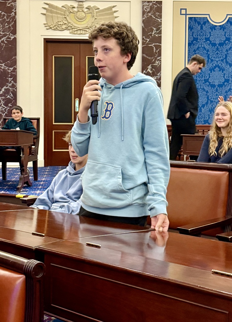 Pierce 8th grade visits the Kennedy Institute