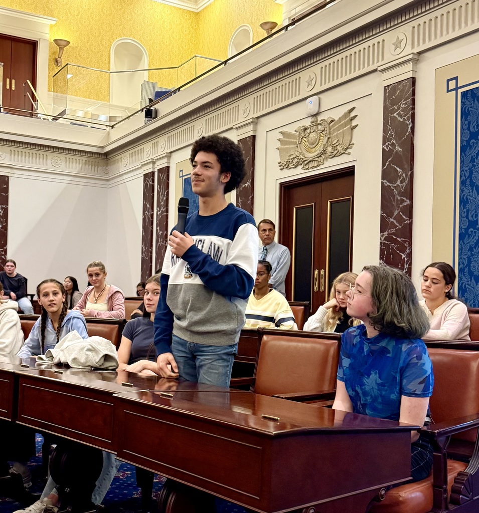 Pierce 8th grade visits the Kennedy Institute