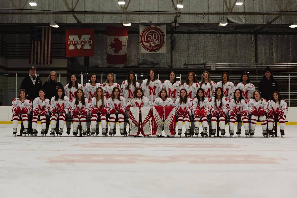 MHS Girls Hockey Team 2025 
