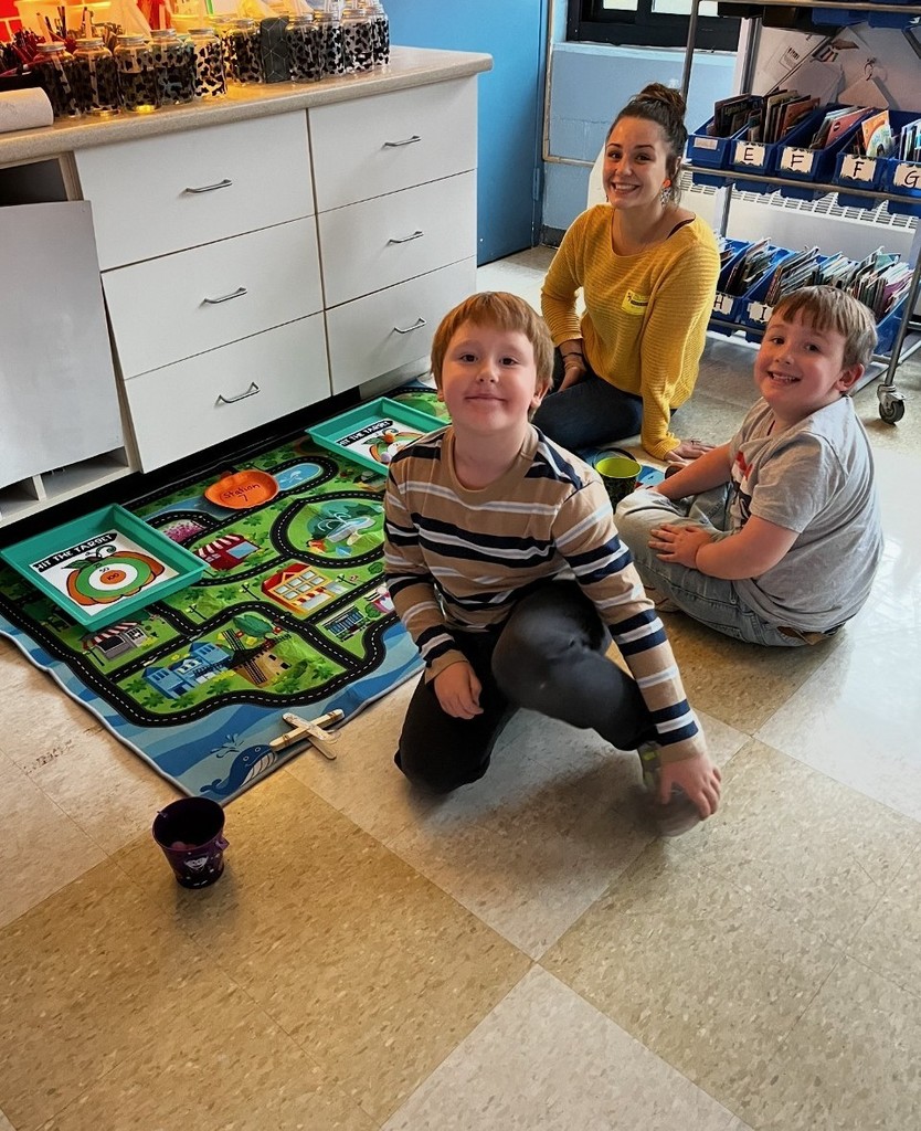 parent volunteer playing math games