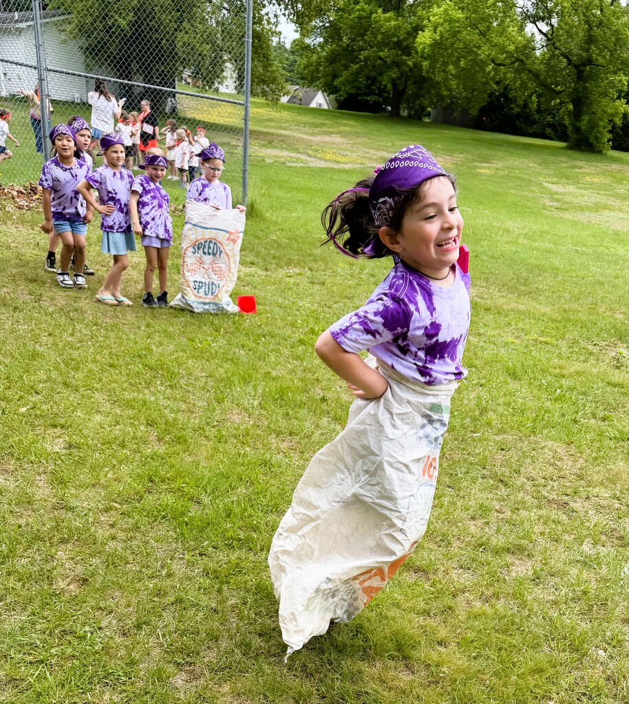 Kindergarten relay race