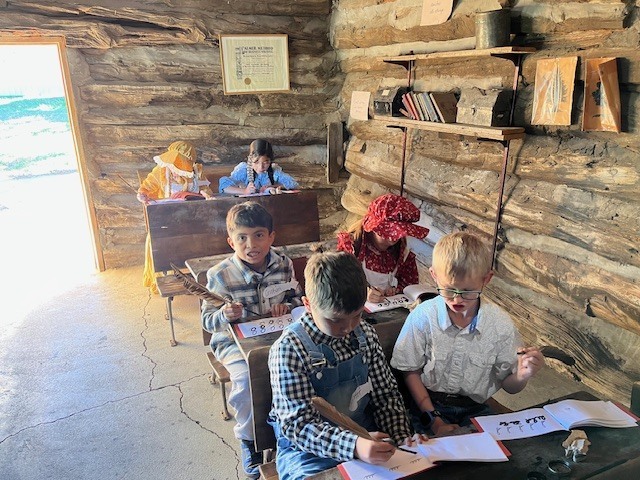 Minatare students at flower field trip back in time 6
