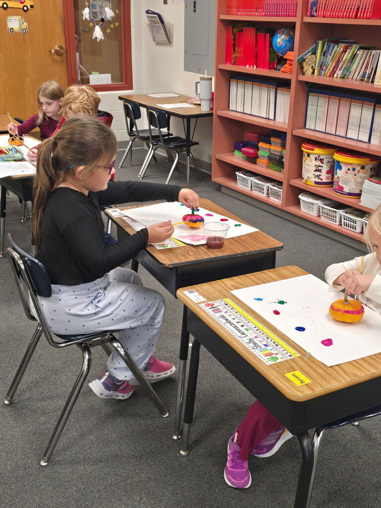 1st Grade - Pumpkin Painting