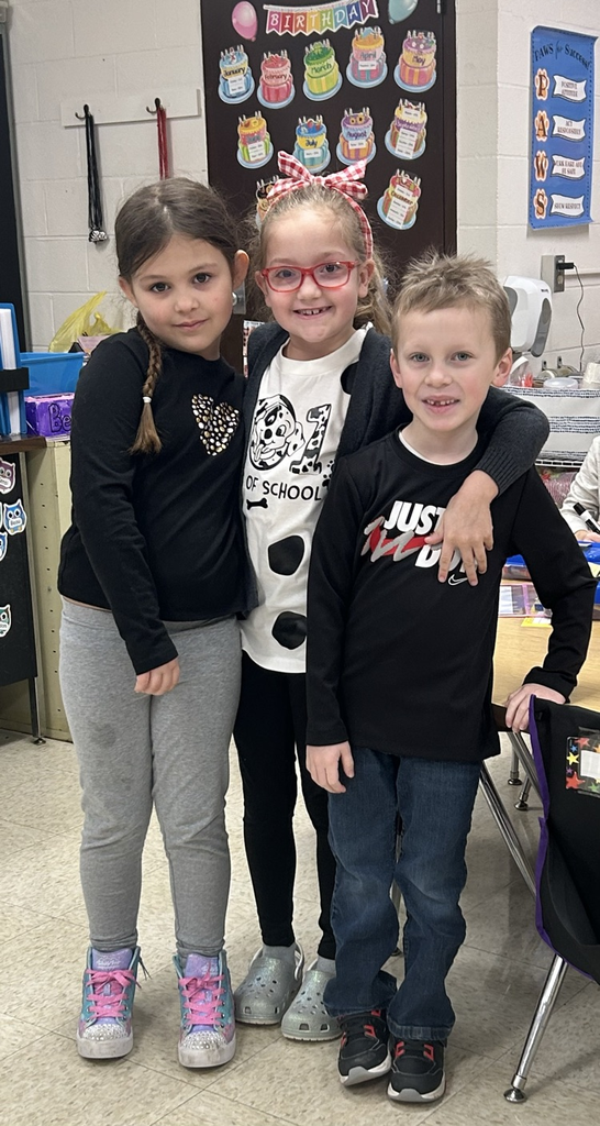Photo of students wearing black and white for the 101st Day of School.