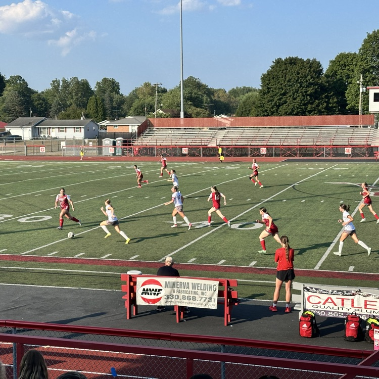 🦁 #MinervaPride – There’s No Place I’d Rather Be! 💛❤️  What an amazing student turnout for Futbol Friday and our Back to School Bash! 🎉⚽️ Food trucks, music, games, and tons of fun – the perfect way to kick off the school year!  Go Lions! 🐾 