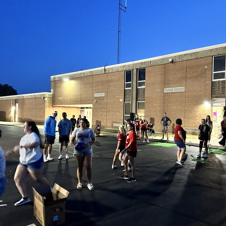 🦁 #MinervaPride – There’s No Place I’d Rather Be! 💛❤️  What an amazing student turnout for Futbol Friday and our Back to School Bash! 🎉⚽️ Food trucks, music, games, and tons of fun – the perfect way to kick off the school year!  Go Lions! 🐾 