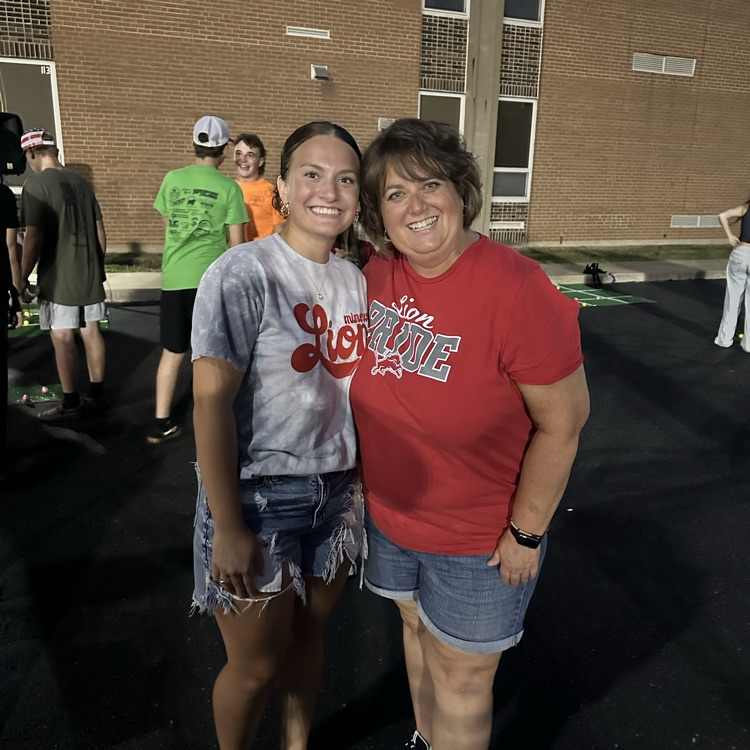 🦁 #MinervaPride – There’s No Place I’d Rather Be! 💛❤️  What an amazing student turnout for Futbol Friday and our Back to School Bash! 🎉⚽️ Food trucks, music, games, and tons of fun – the perfect way to kick off the school year!  Go Lions! 🐾 