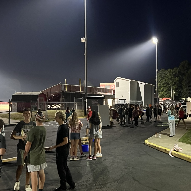 🦁 #MinervaPride – There’s No Place I’d Rather Be! 💛❤️  What an amazing student turnout for Futbol Friday and our Back to School Bash! 🎉⚽️ Food trucks, music, games, and tons of fun – the perfect way to kick off the school year!  Go Lions! 🐾 