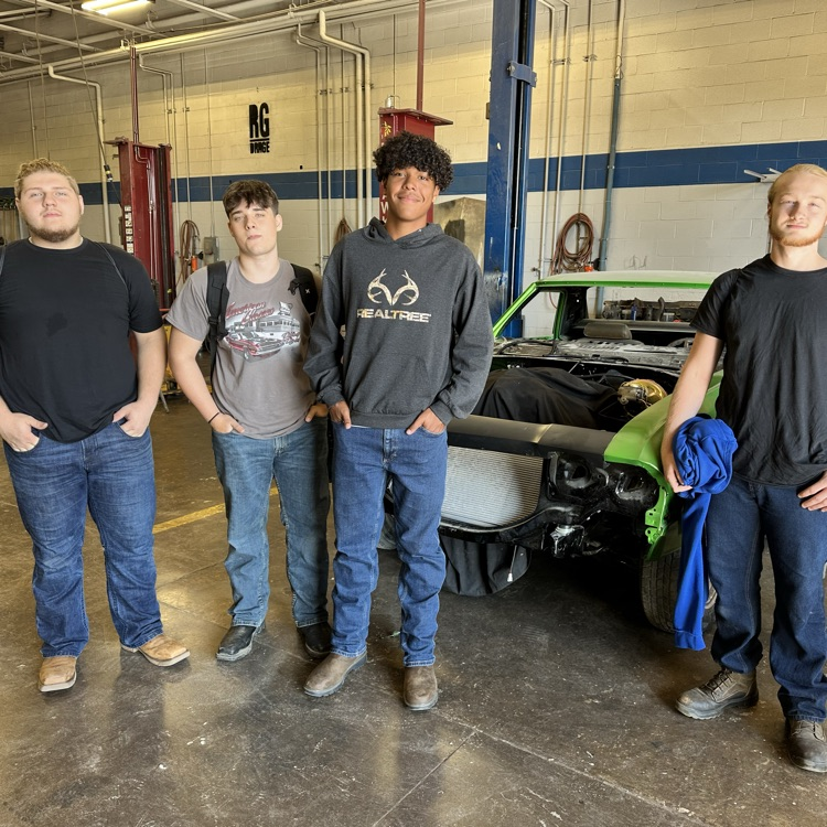 #MinervaPride Students are off to a GREAT start at RG Drage Career Center! 🎉 Learn • Earn • Succeed — we are so proud of you all! 🦁 Go Lions!