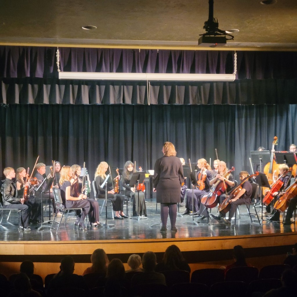2025 opening orchestra concert at East Minico Middle School