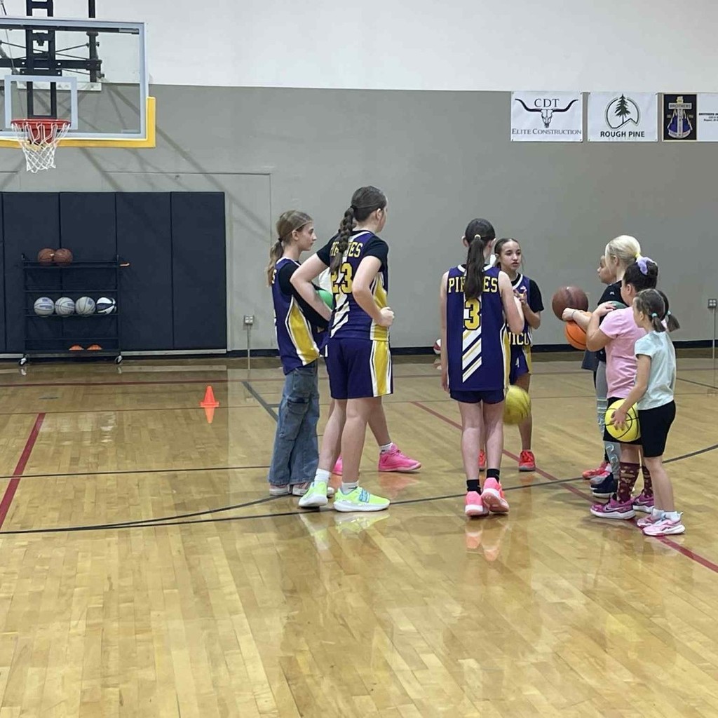Check out the East Minico girls guving back to the commumity, doing a mini camp for the Tri-Cities program.