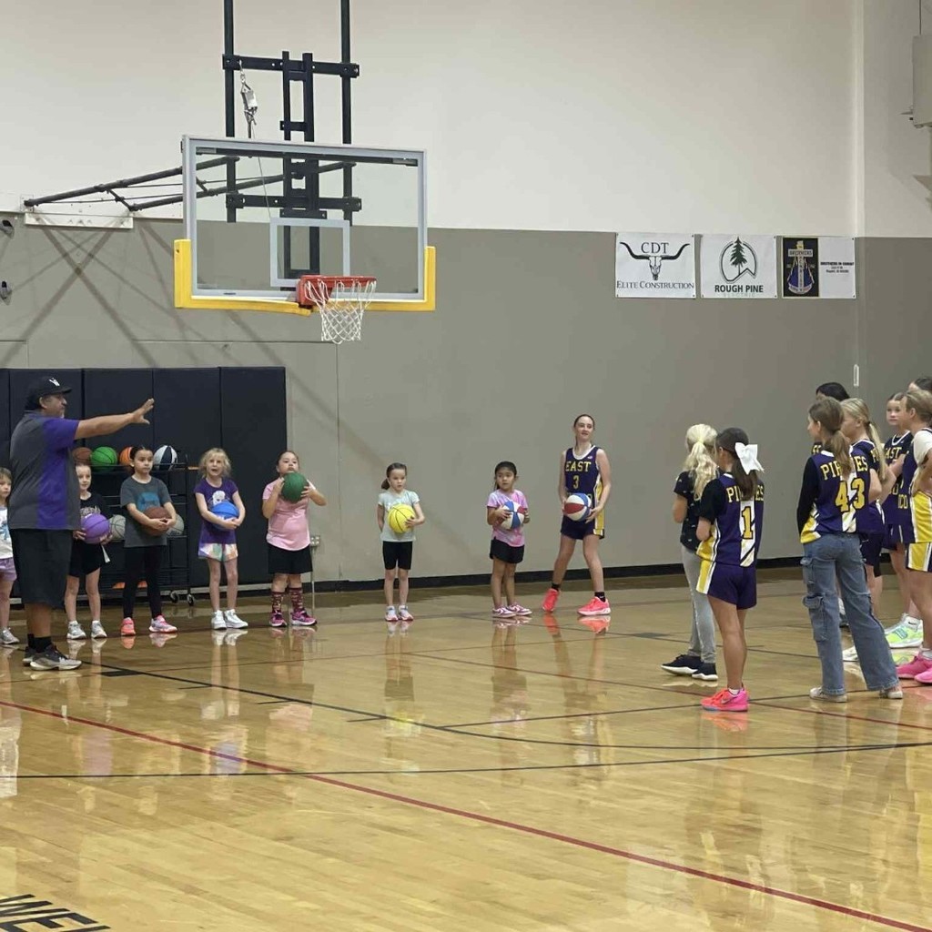 Check out the East Minico girls guving back to the commumity, doing a mini camp for the Tri-Cities program.