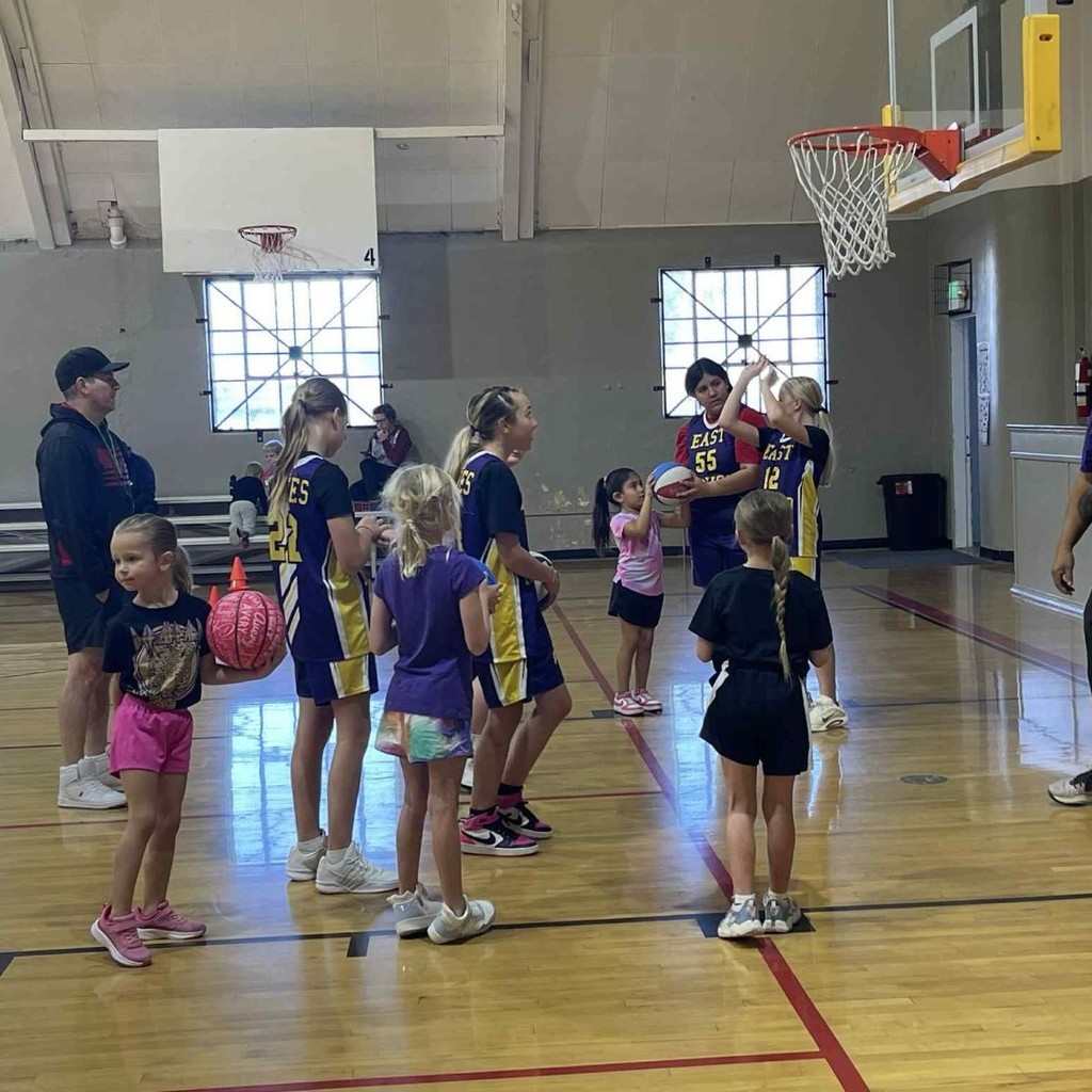 Check out the East Minico girls guving back to the commumity, doing a mini camp for the Tri-Cities program.